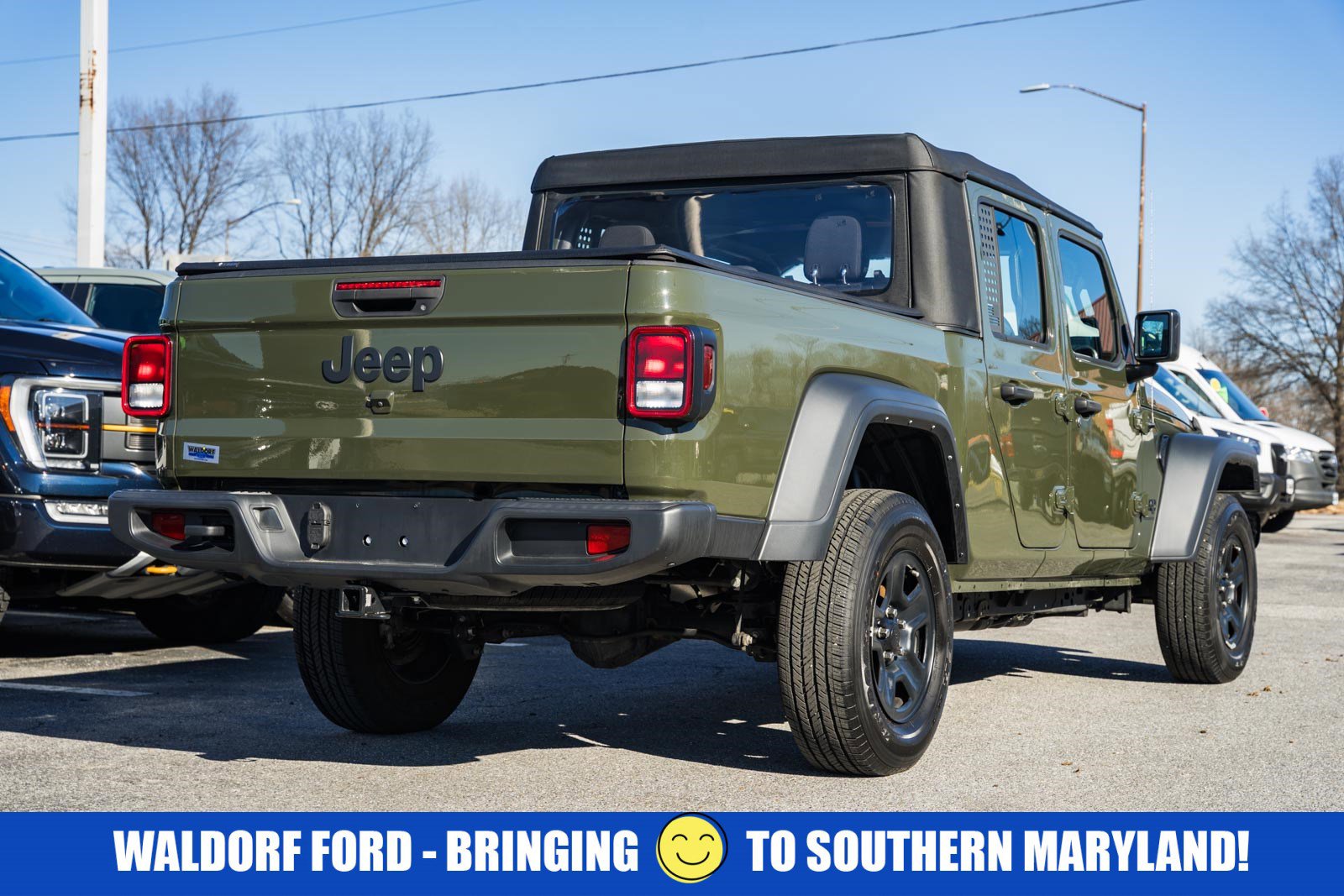 Used 2023 Jeep Gladiator Sport image 5