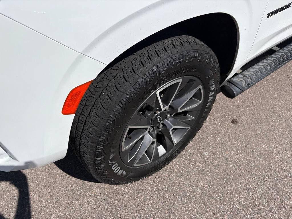 Used 2023 Chevrolet Tahoe Z71 w/ Luxury Package AWD/4WD image 11