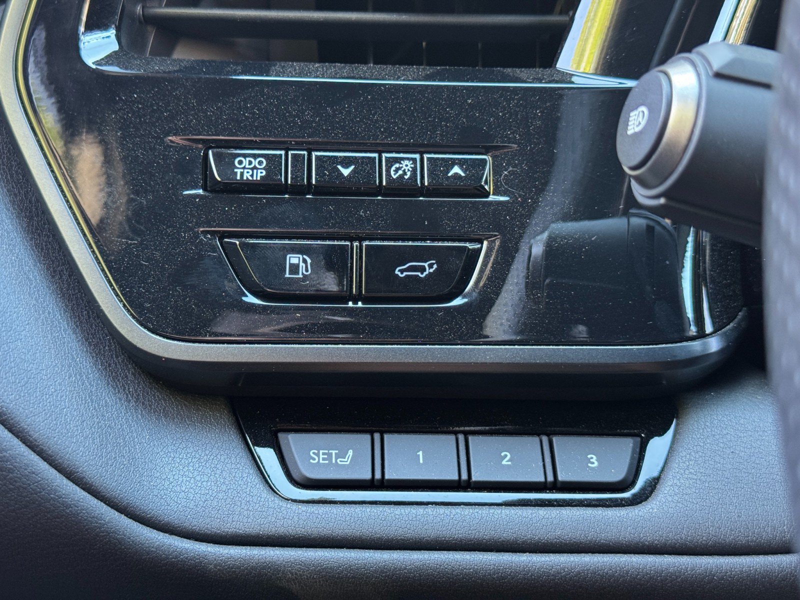 Used 2025 Lexus TX 500h AWD image 17