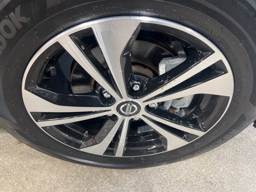 Used 2023 Nissan Sentra SV w/ All-Weather Package image 35