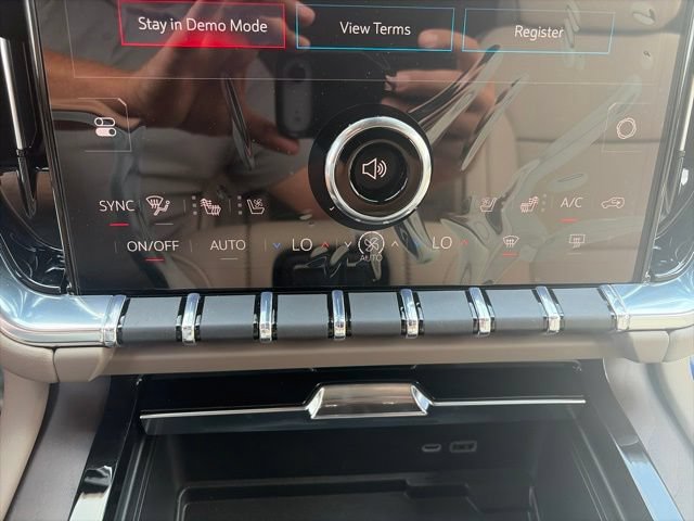 New 2026 GMC Yukon XL Denali w/ Sun & Power Step Package AWD/4WD image 23