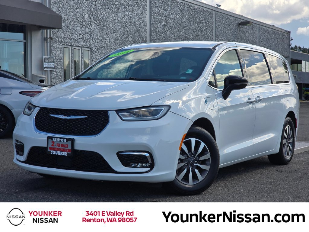 Used 2024 Chrysler Pacifica Limited FWD image 1