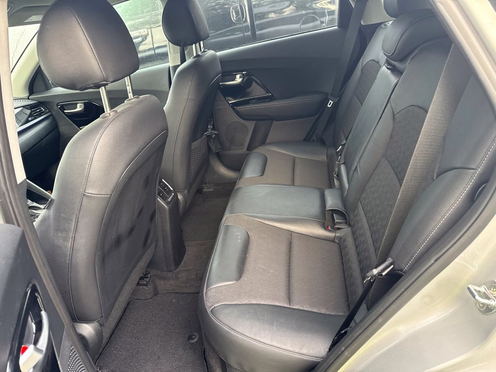 Used 2021 Kia Niro Touring FWD image 10