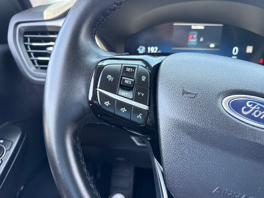 Used 2025 Ford Escape Active w/ Active Premium Tech Pack AWD/4WD image 38