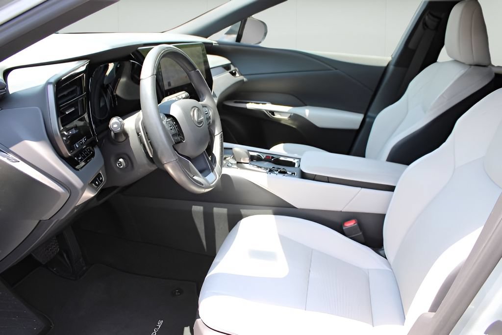 Used 2024 Lexus RX 350 Premium w/ Cold Area Package AWD/4WD image 9