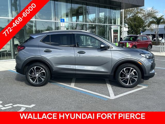 Used 2022 Buick Encore GX Essence image 5