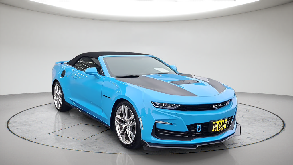Used 2023 Chevrolet Camaro SS w/ Design Package 3 RWD image 3