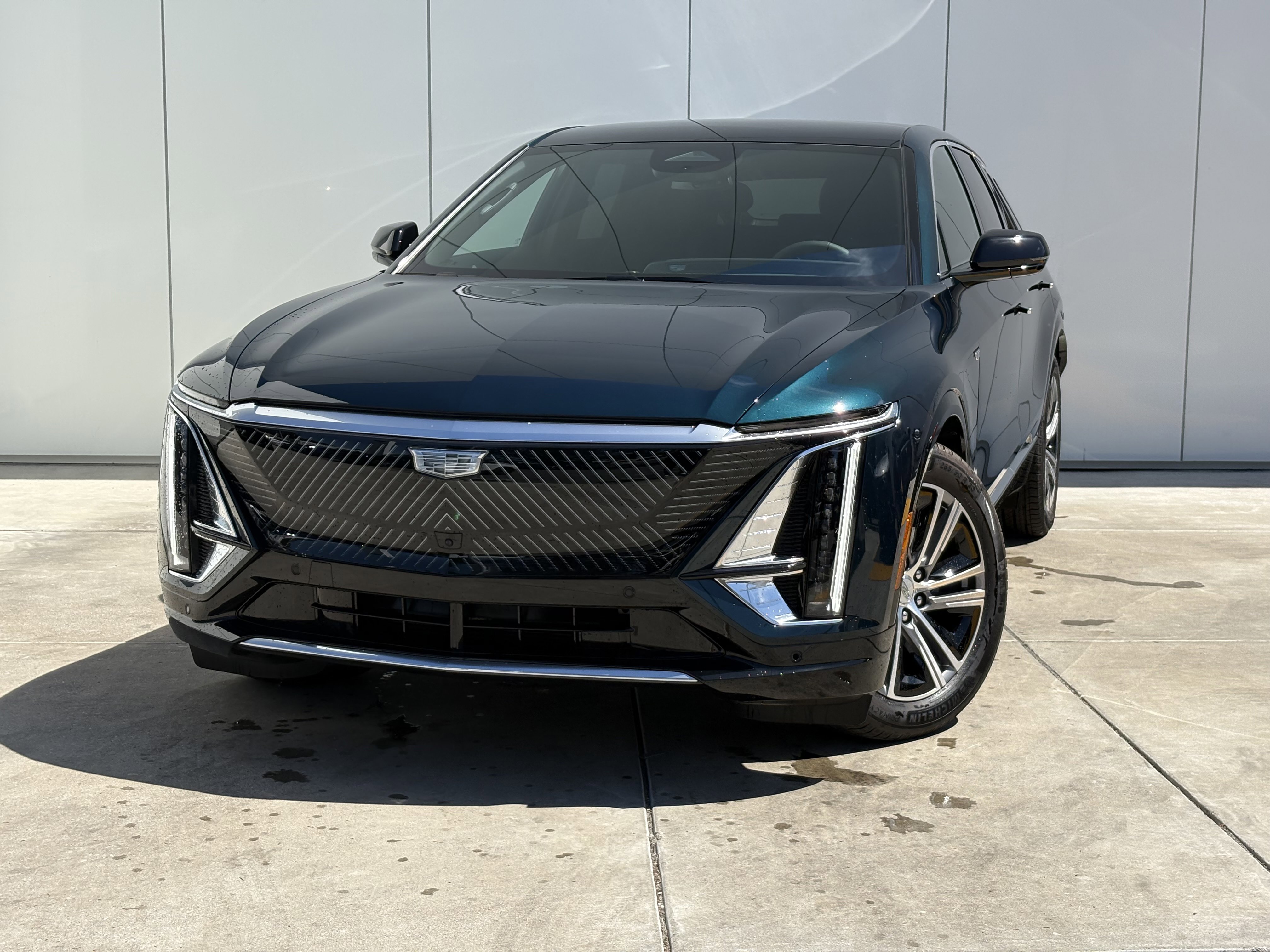 New 2025 Cadillac Lyriq Luxury image 1