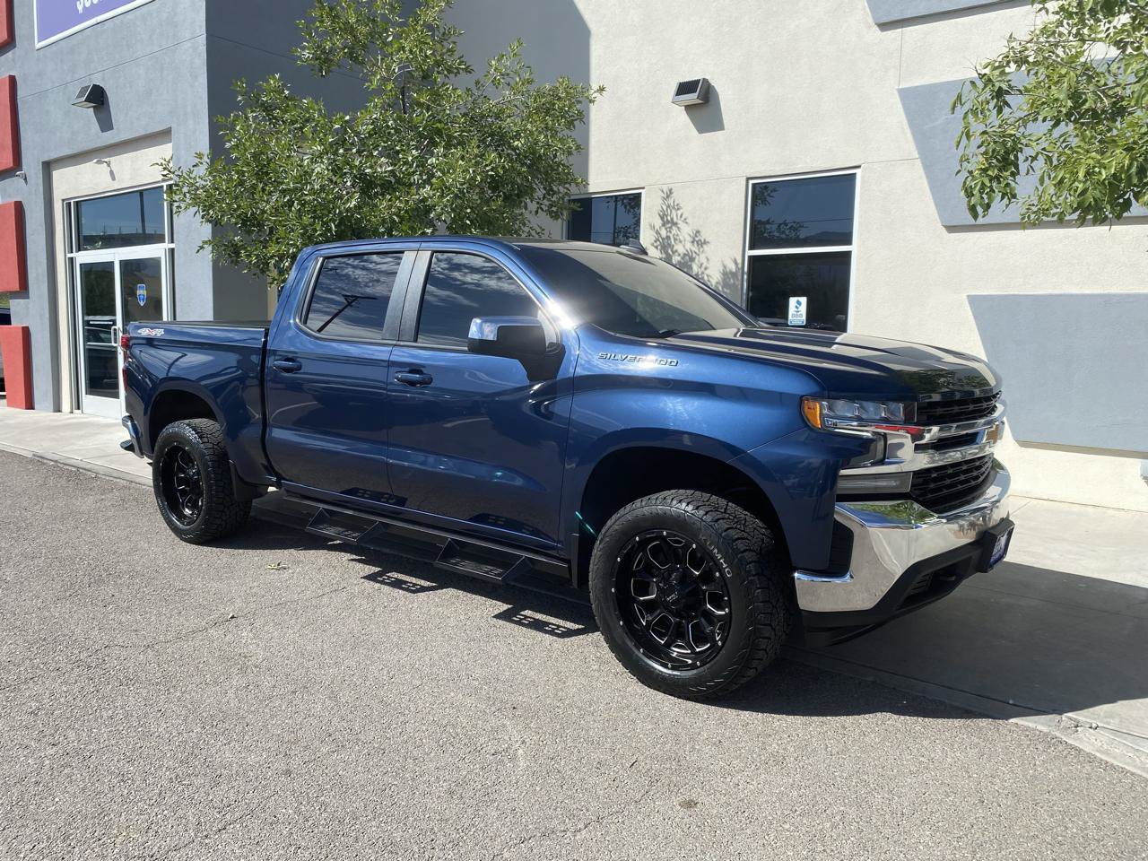 Used 2021 Chevrolet Silverado 1500 LT w/ LPO, Liner Protection Package AWD/4WD image 2