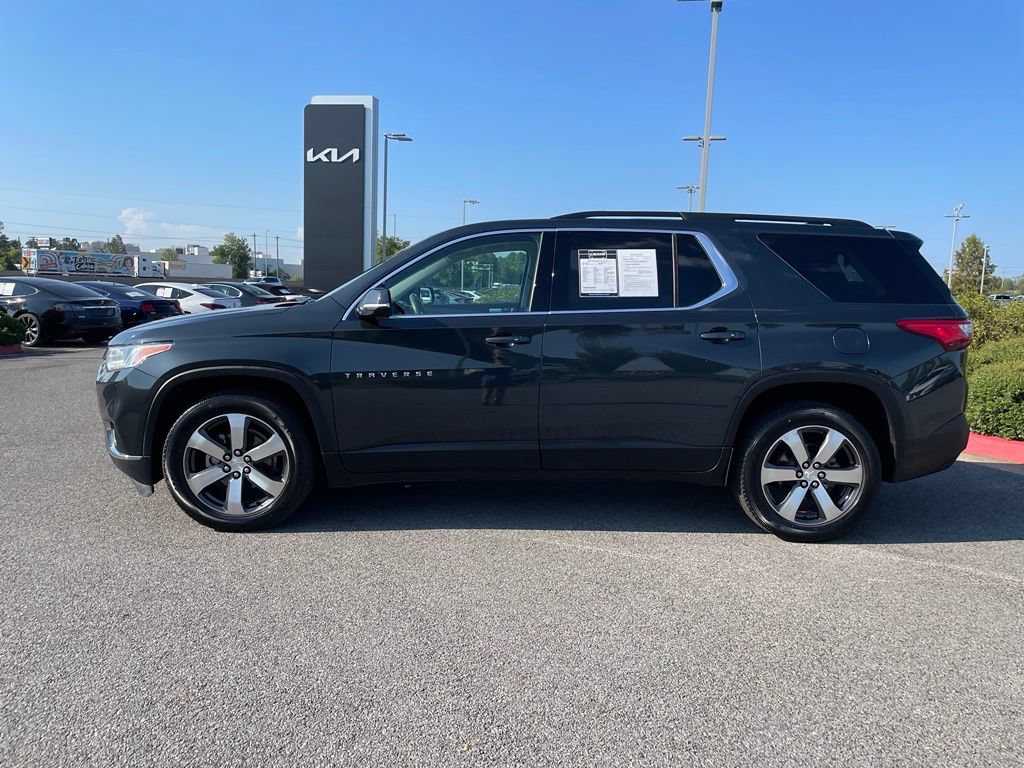 Used 2019 Chevrolet Traverse LT w/ LT Premium Package AWD/4WD image 4