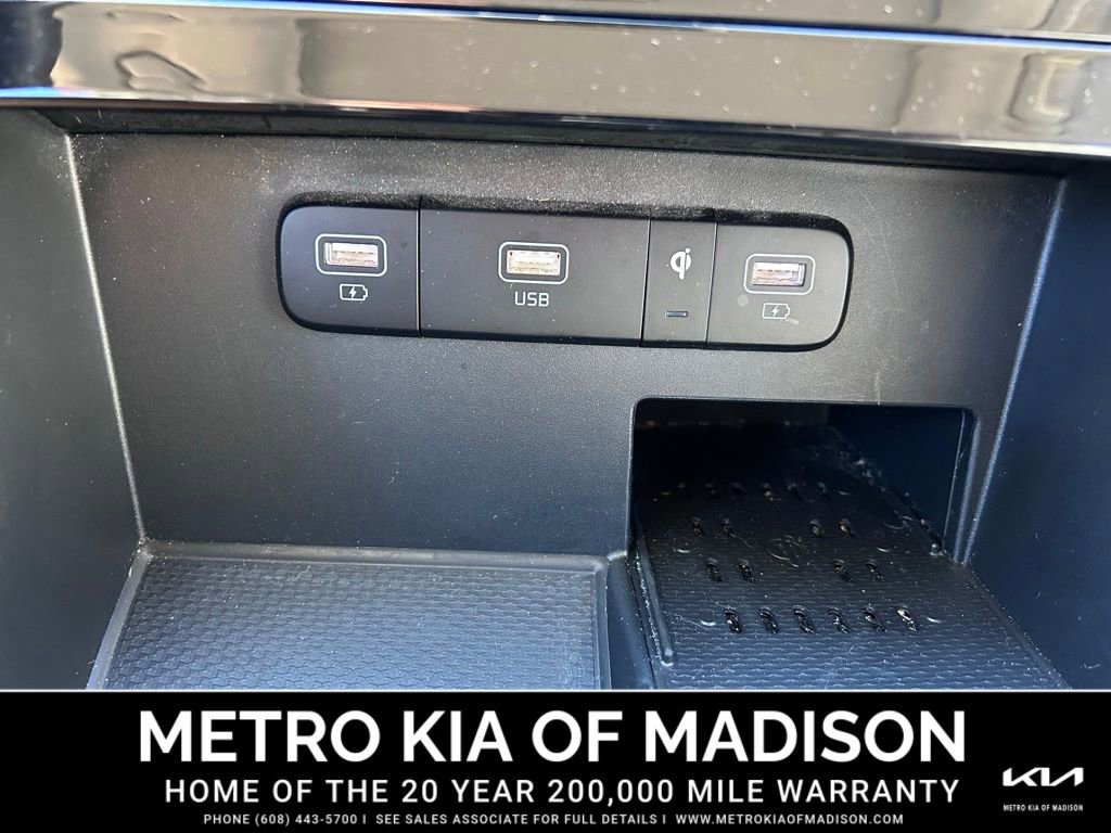 Used 2023 Kia Carnival SX Prestige image 27