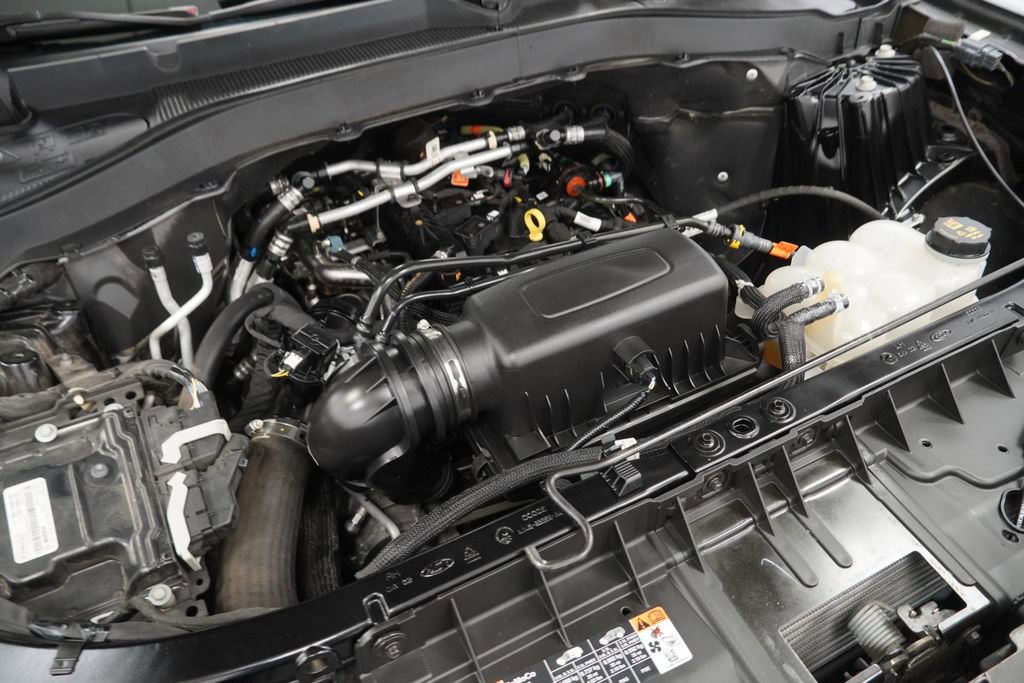 Used 2022 Ford Explorer XLT w/ Equipment Group 202A image 54