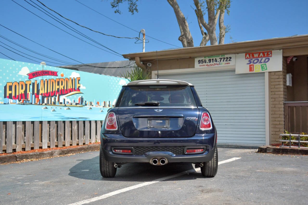 Used 2013 MINI Cooper S w/ Premium Pkg 2 FWD image 29