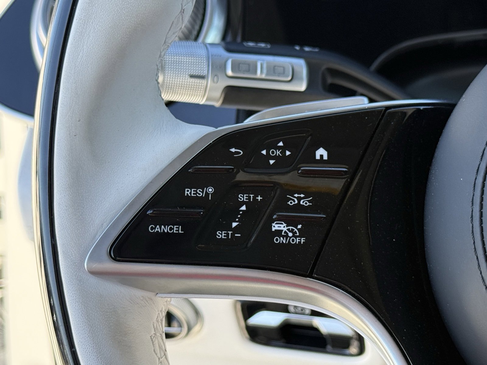 New 2025 Mercedes-Benz Maybach EQS 680 4MATIC image 18