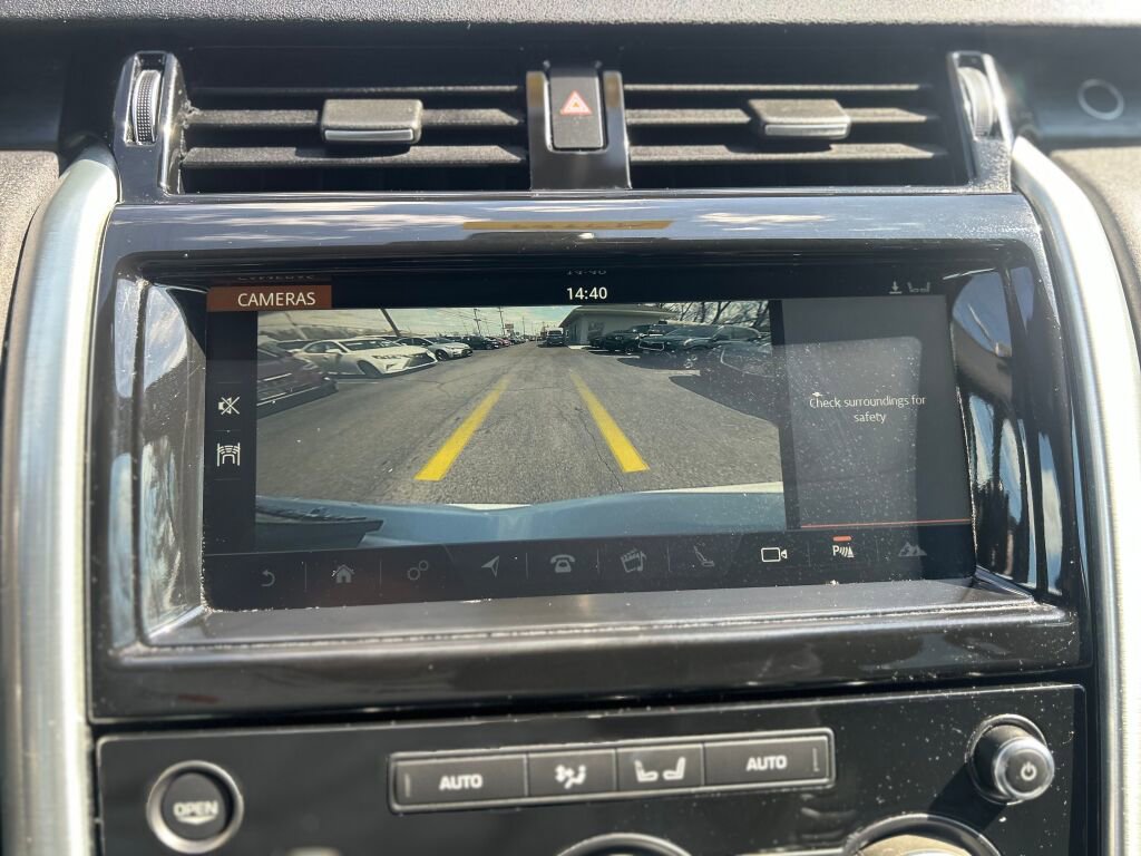 Used 2018 Land Rover Discovery HSE image 20