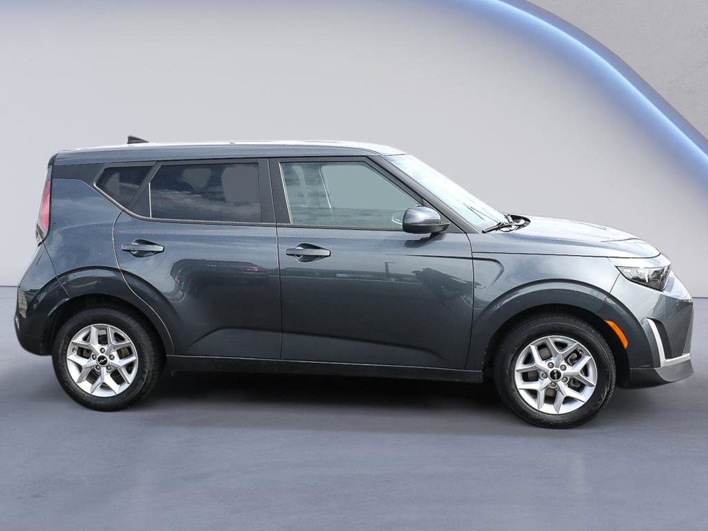 Used 2023 Kia Soul LX w/ Option Group 015 FWD image 8
