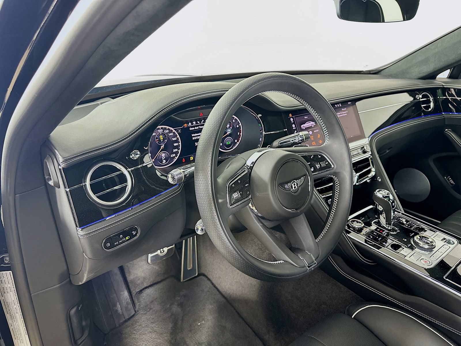 Used 2024 Bentley Flying Spur V8 AWD/4WD image 34