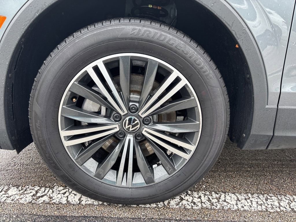 Used 2024 Volkswagen Tiguan Wolfsburg Edition image 9