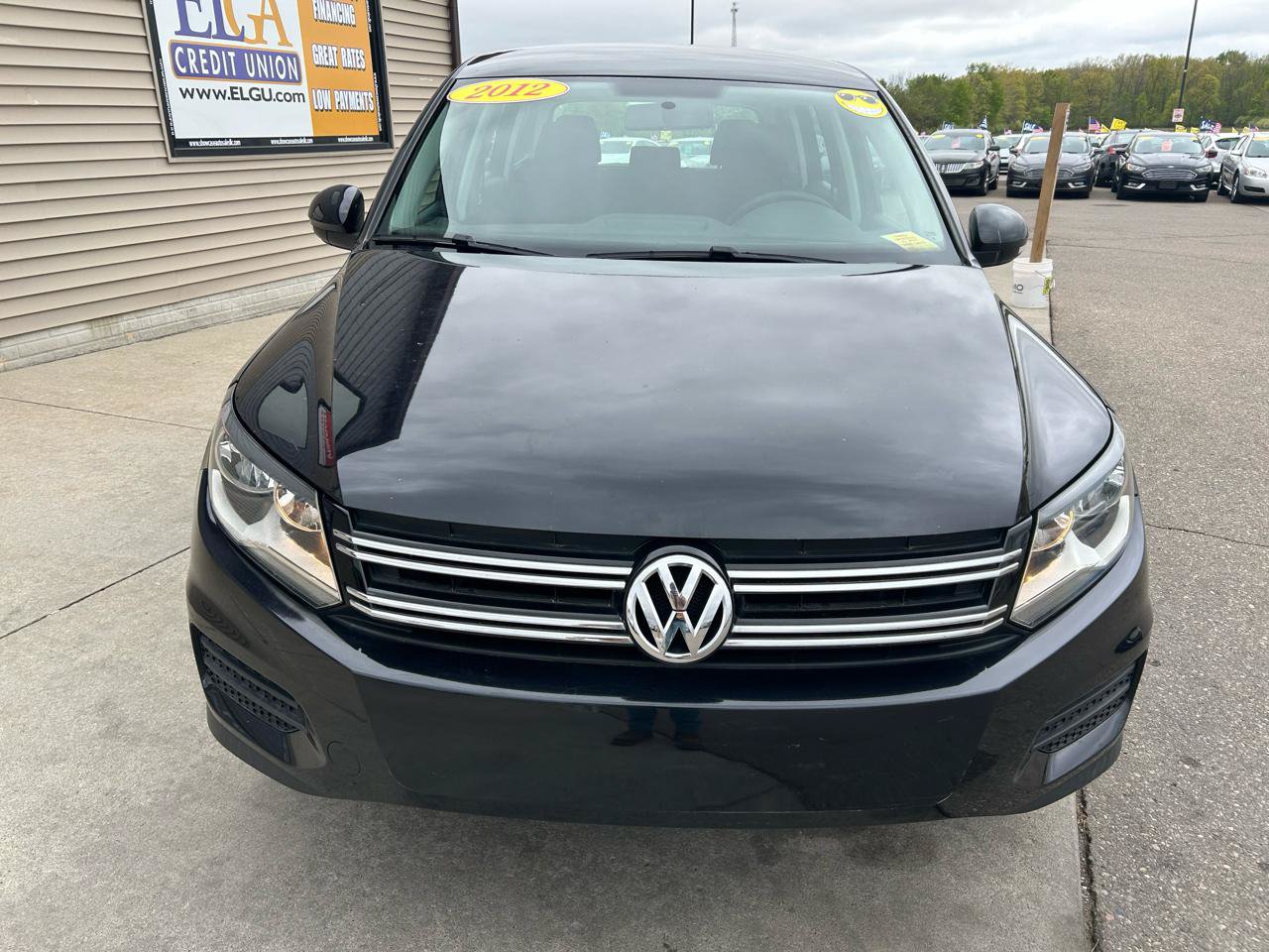 Used 2012 Volkswagen Tiguan S FWD image 2