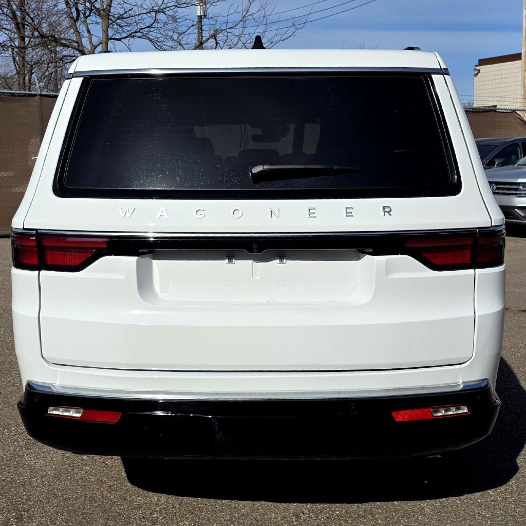 Used 2025 Jeep Wagoneer L Series II w/ 8-pass Seating Package image 6