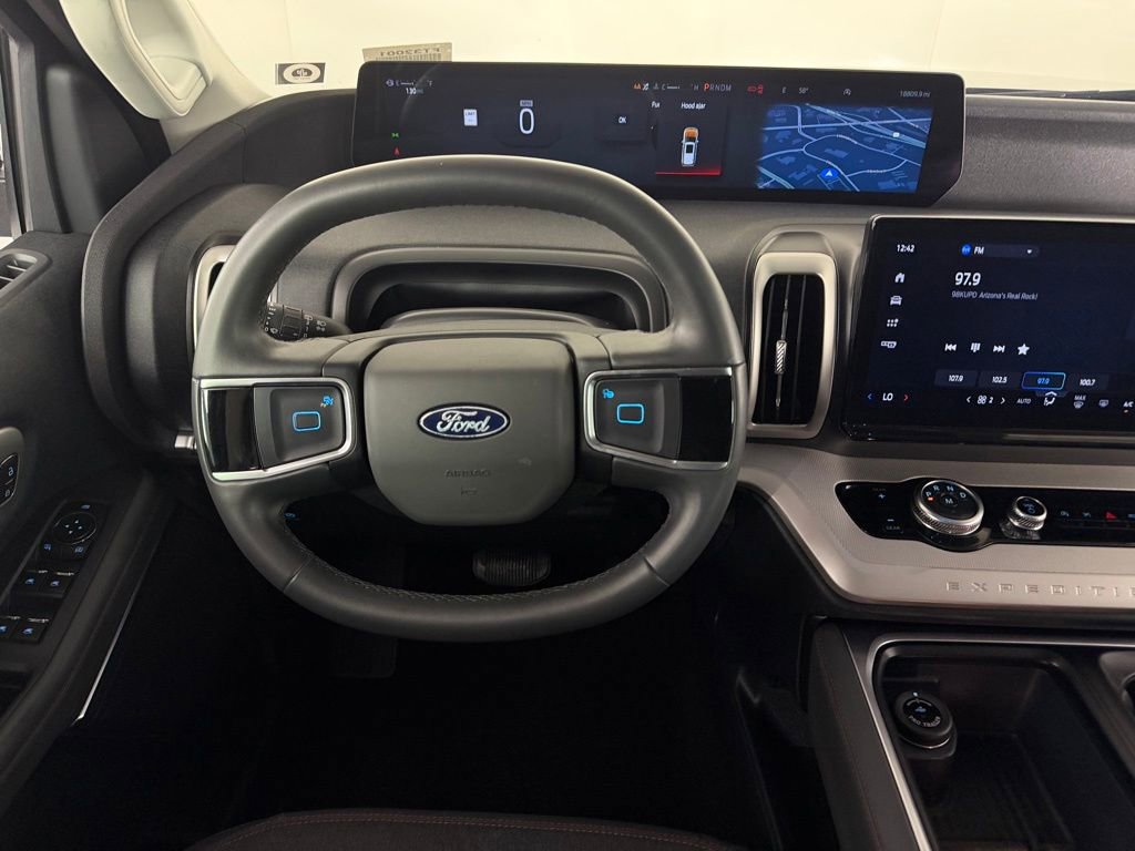 Used 2025 Ford Expedition Active AWD/4WD image 12