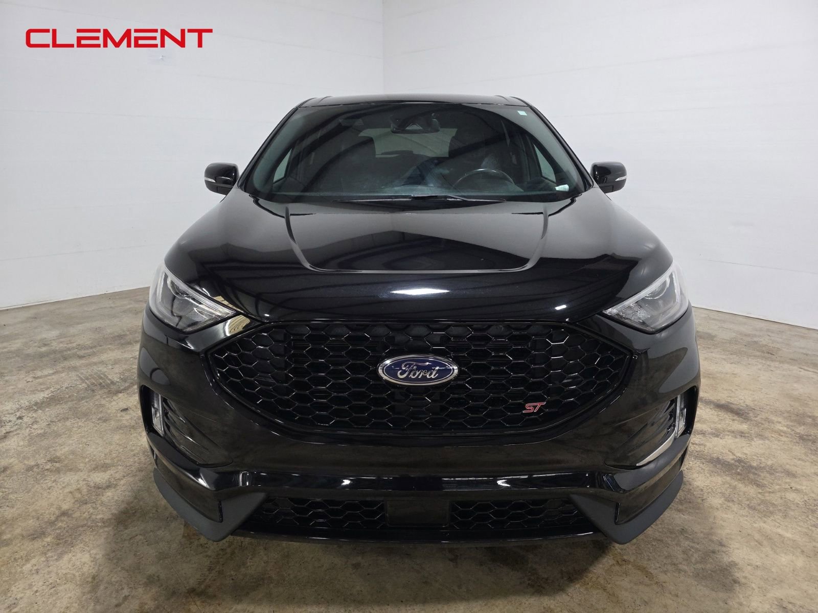 Used 2022 Ford Edge ST image 2