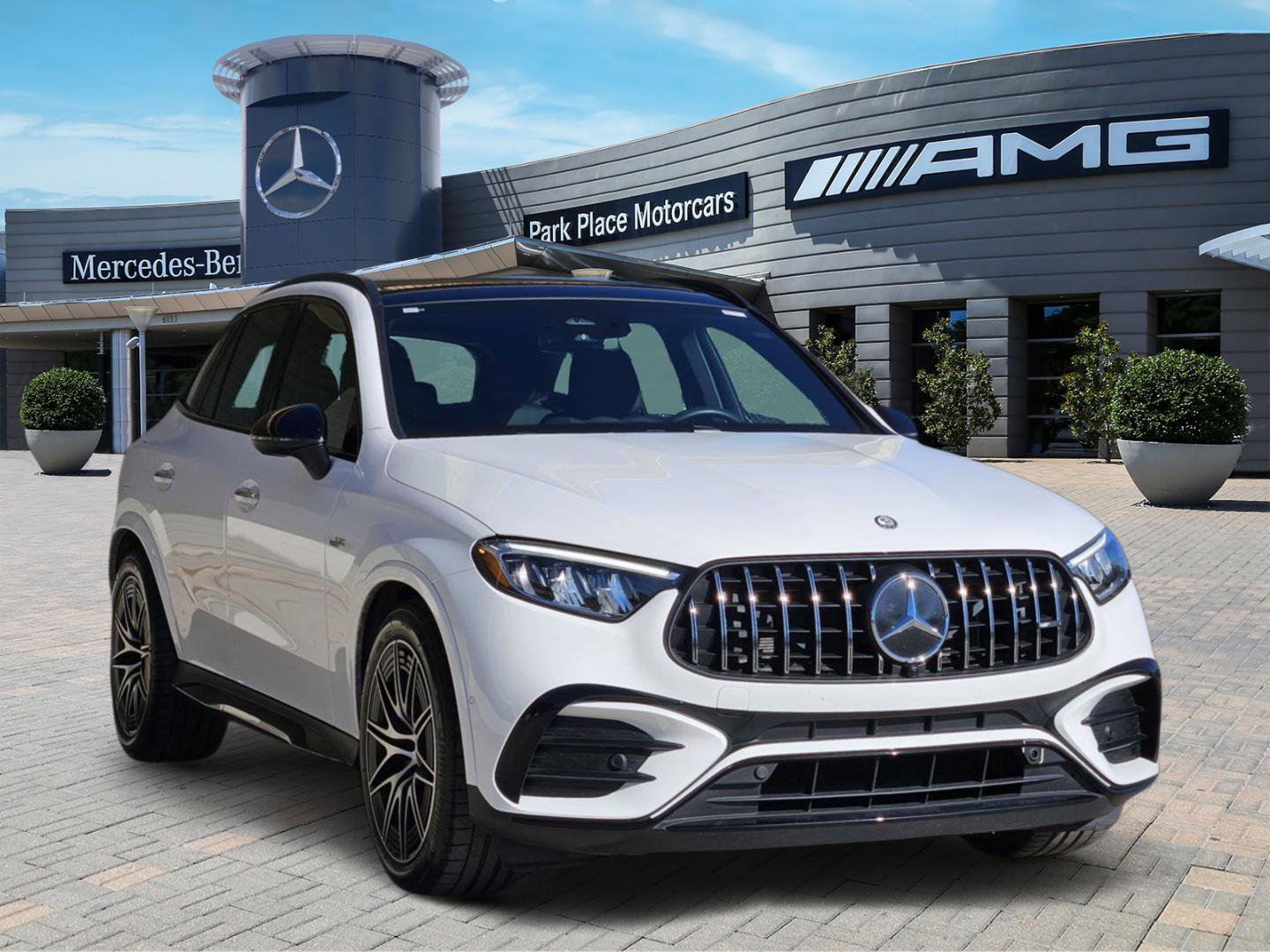 Certified 2025 Mercedes-Benz GLC 43 AMG 4MATIC image 2