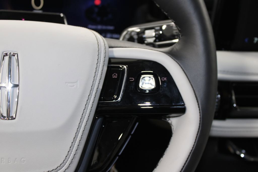 New 2026 Lincoln Aviator 2WD image 38