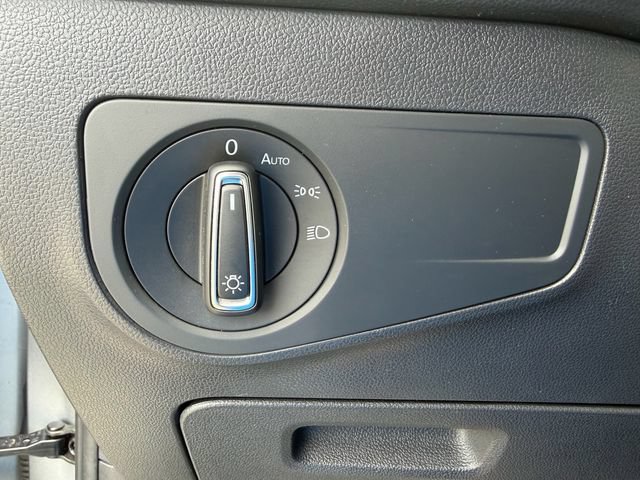 Used 2019 Volkswagen Tiguan SE w/ Panoramic Sunroof Package FWD image 25