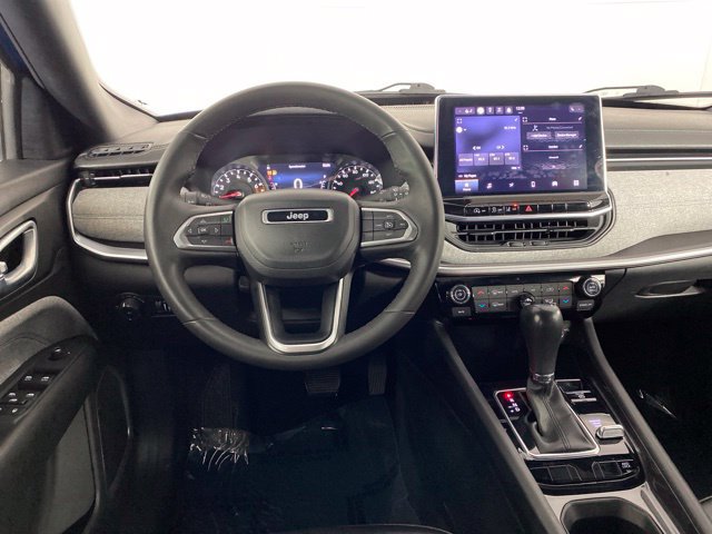 Used 2023 Jeep Compass Latitude w/ Convenience Group AWD/4WD image 21