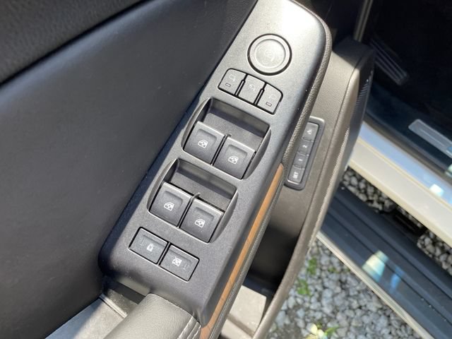 Used 2018 GMC Yukon XL Denali w/ Denali Ultimate Package AWD/4WD image 27