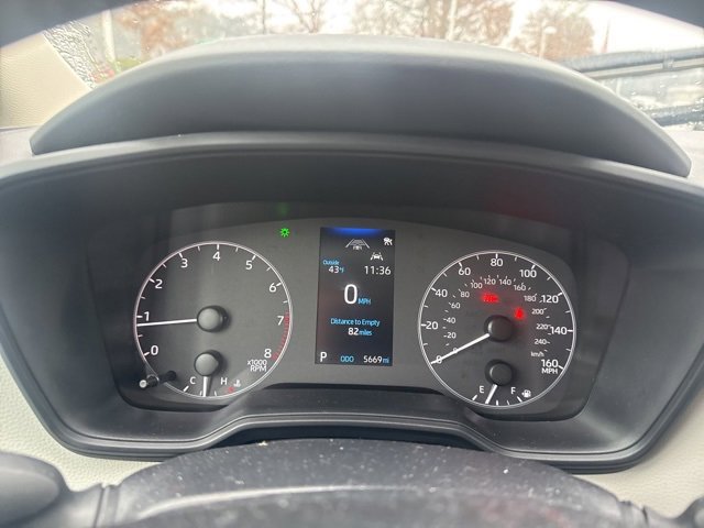 Used 2025 Toyota Corolla LE image 9