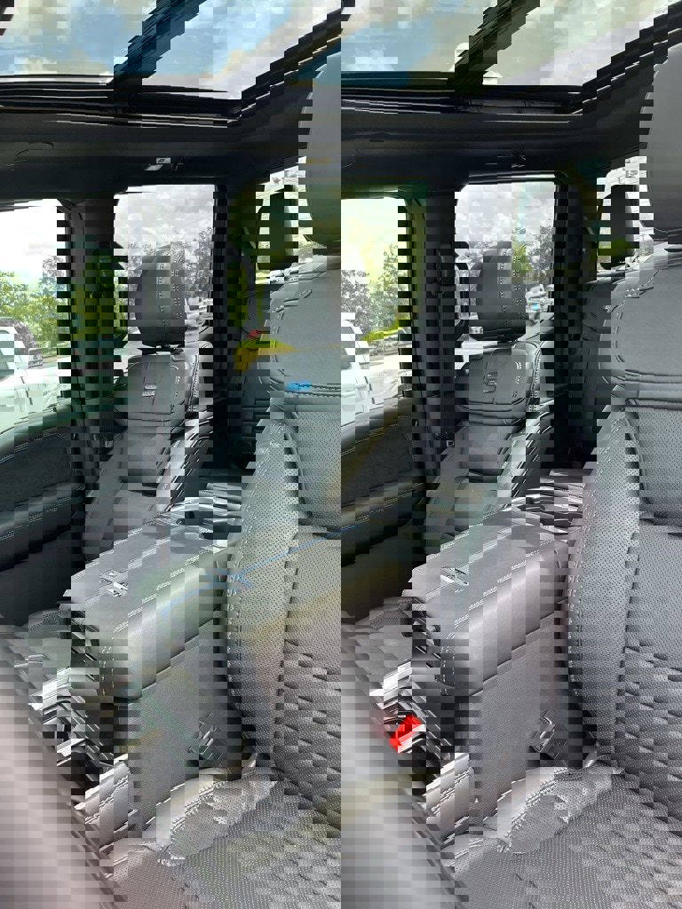 New 2025 Ford F250 Platinum image 29