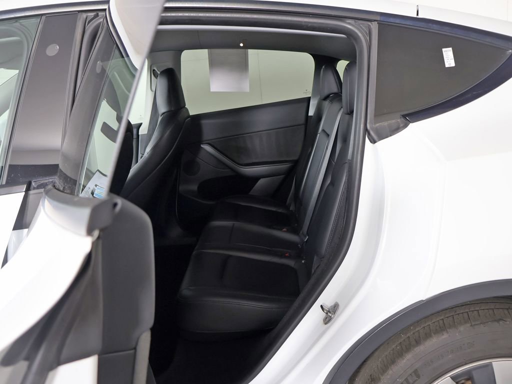 Used 2023 Tesla Model Y Long Range image 32