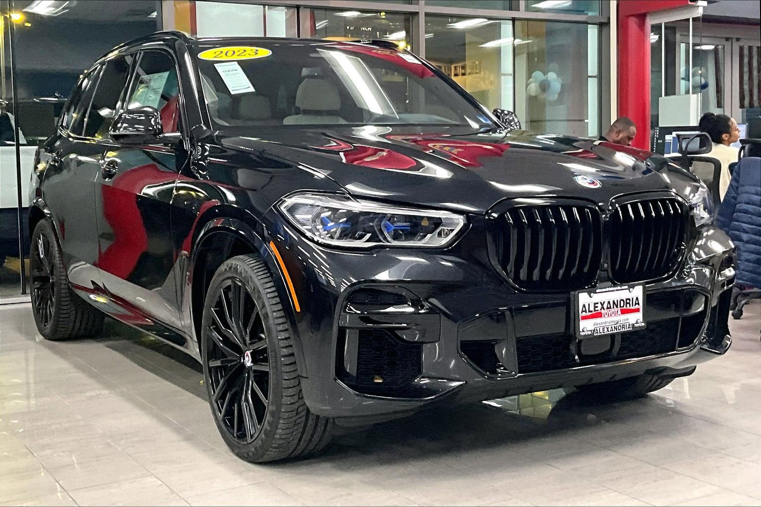 Used 2023 BMW X5 M50i w/ Executive Package image 2
