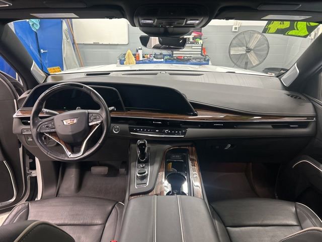 Used 2024 Cadillac Escalade Premium Luxury w/ Performance Package AWD/4WD image 12