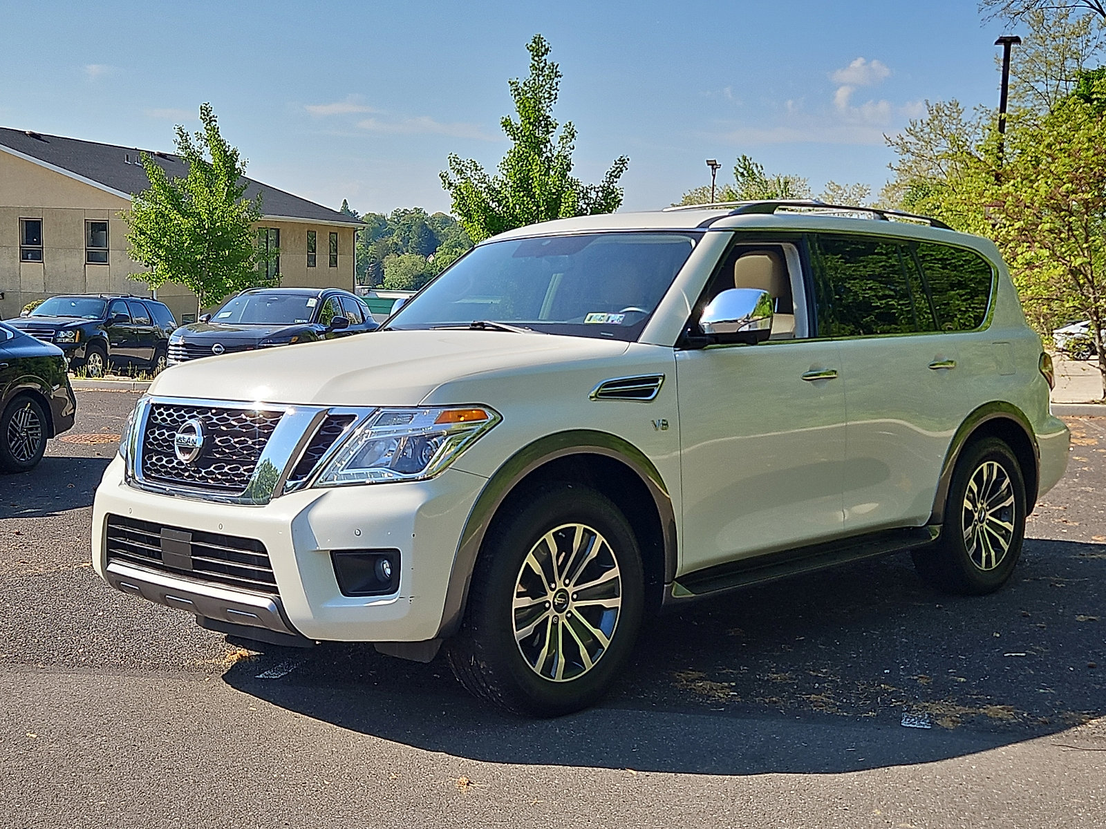 Certified 2020 Nissan Armada SL w/ Premium Package AWD/4WD image 3