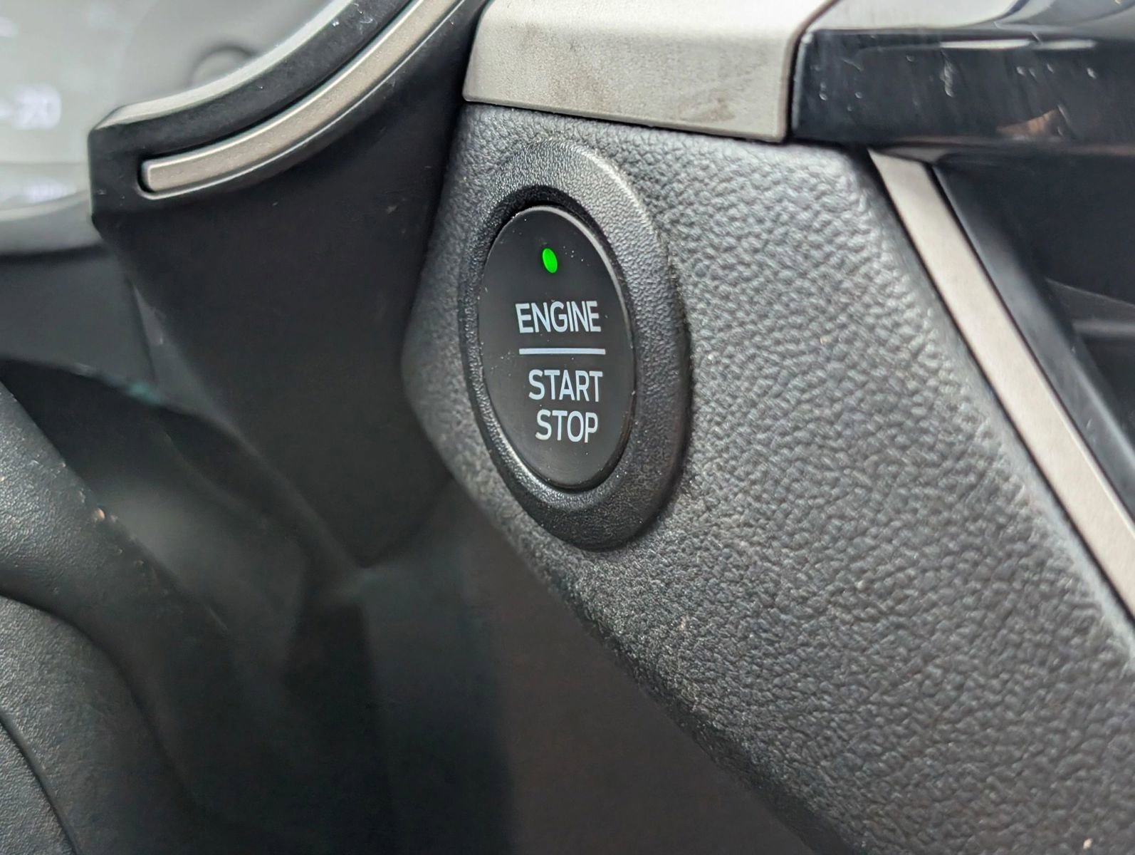 Used 2021 Ford Escape SE image 17