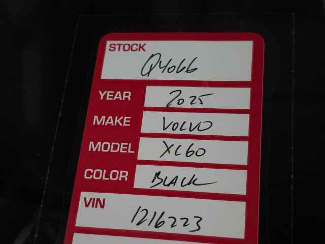 Certified 2025 Volvo XC60 B5 Core AWD/4WD image 36