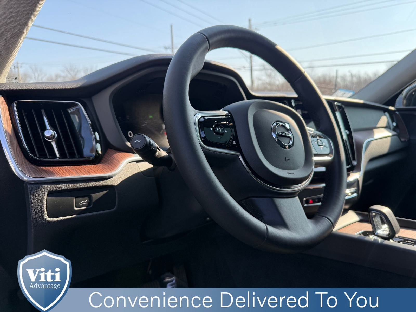 Certified 2023 Volvo XC60 B5 Plus w/ Climate Package AWD/4WD image 17