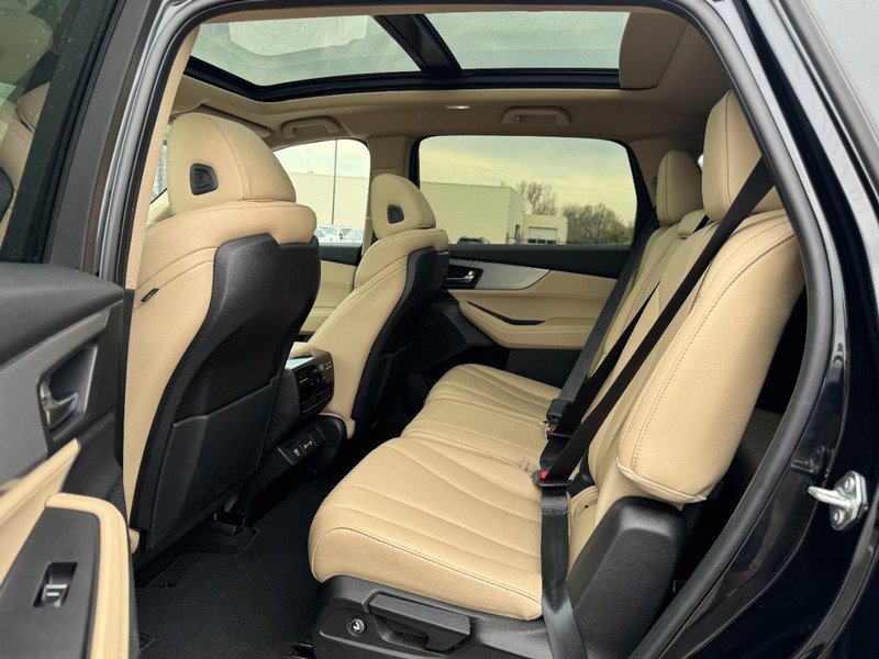 Used 2022 Acura MDX SH-AWD image 12