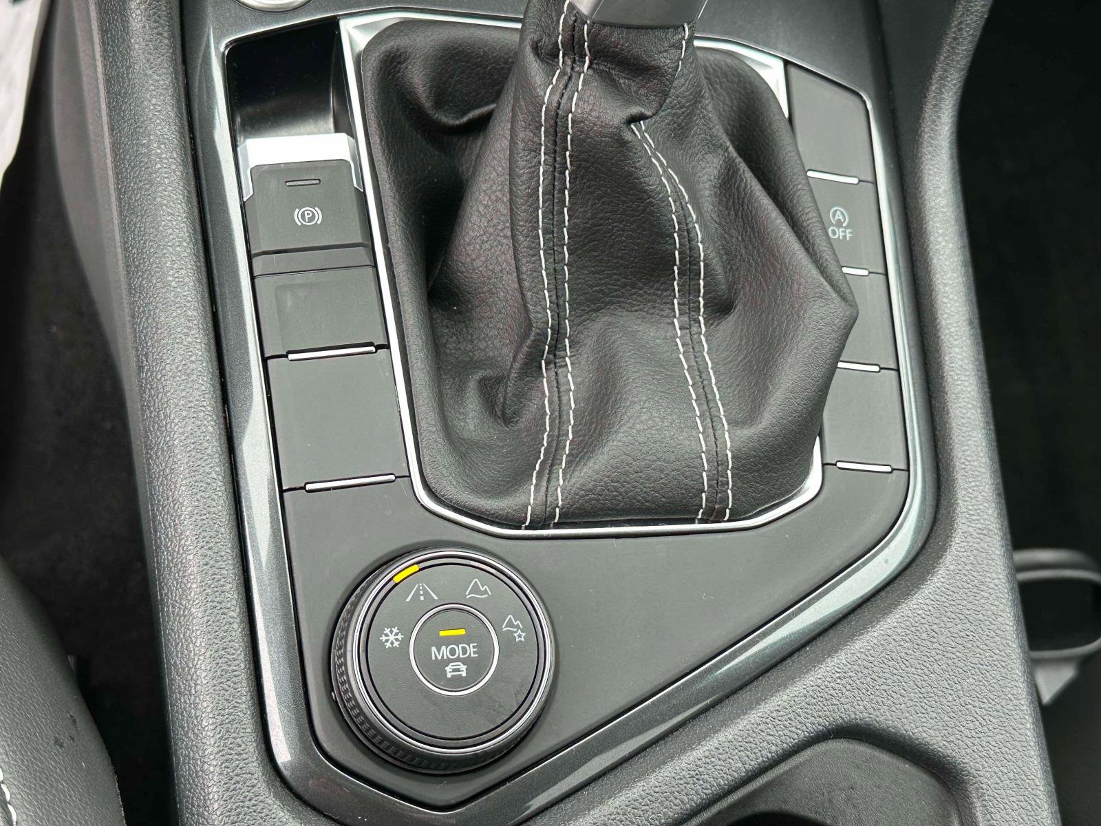 Certified 2023 Volkswagen Tiguan SE image 27