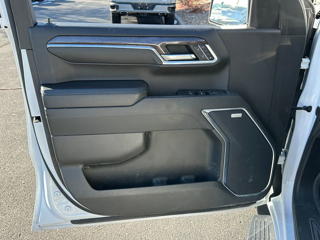 Used 2023 Chevrolet Silverado 1500 LTZ image 29