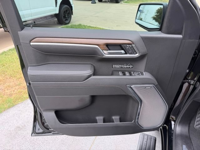 Used 2026 Chevrolet Silverado 1500 High Country w/ Midnight Edition AWD/4WD image 9