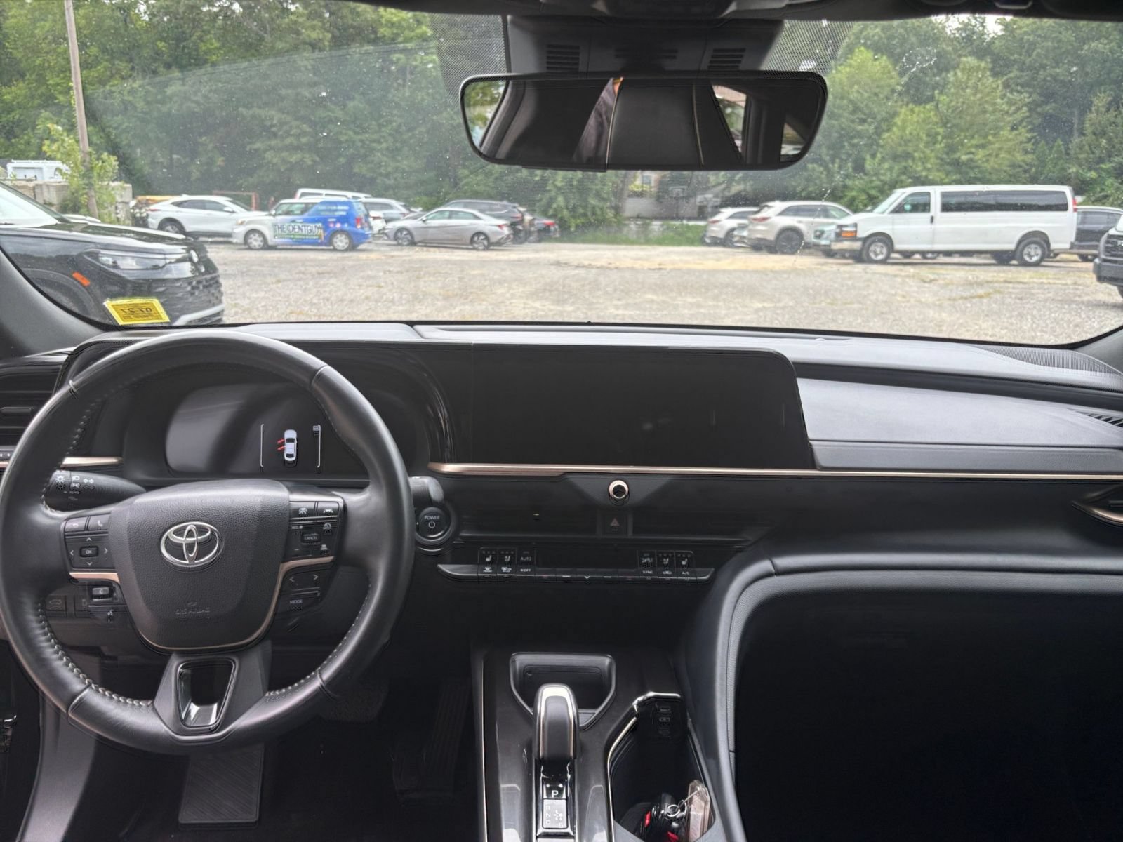 Used 2025 Toyota Crown AWD/4WD image 34