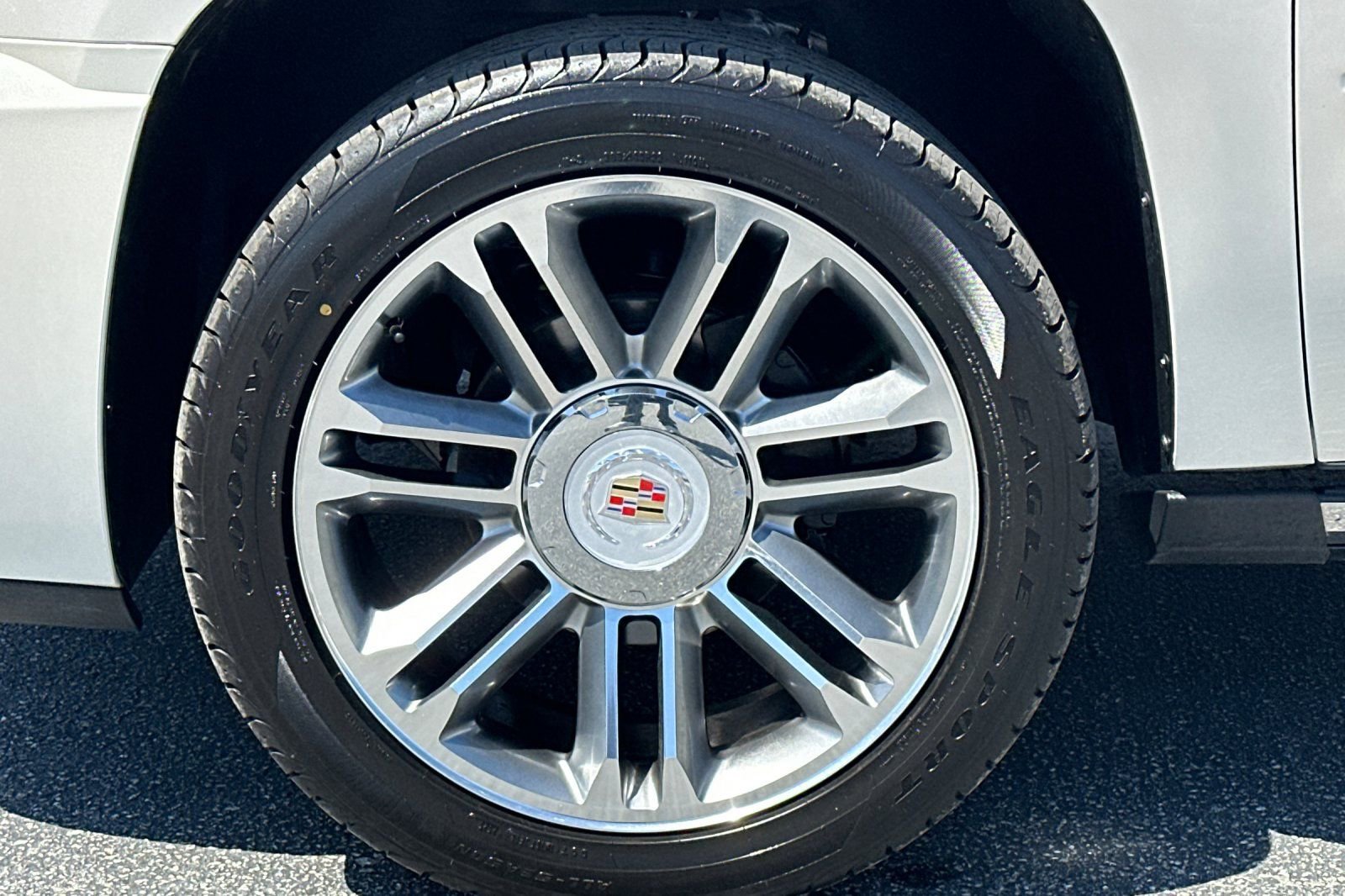 Used 2013 Cadillac Escalade Premium AWD/4WD image 35