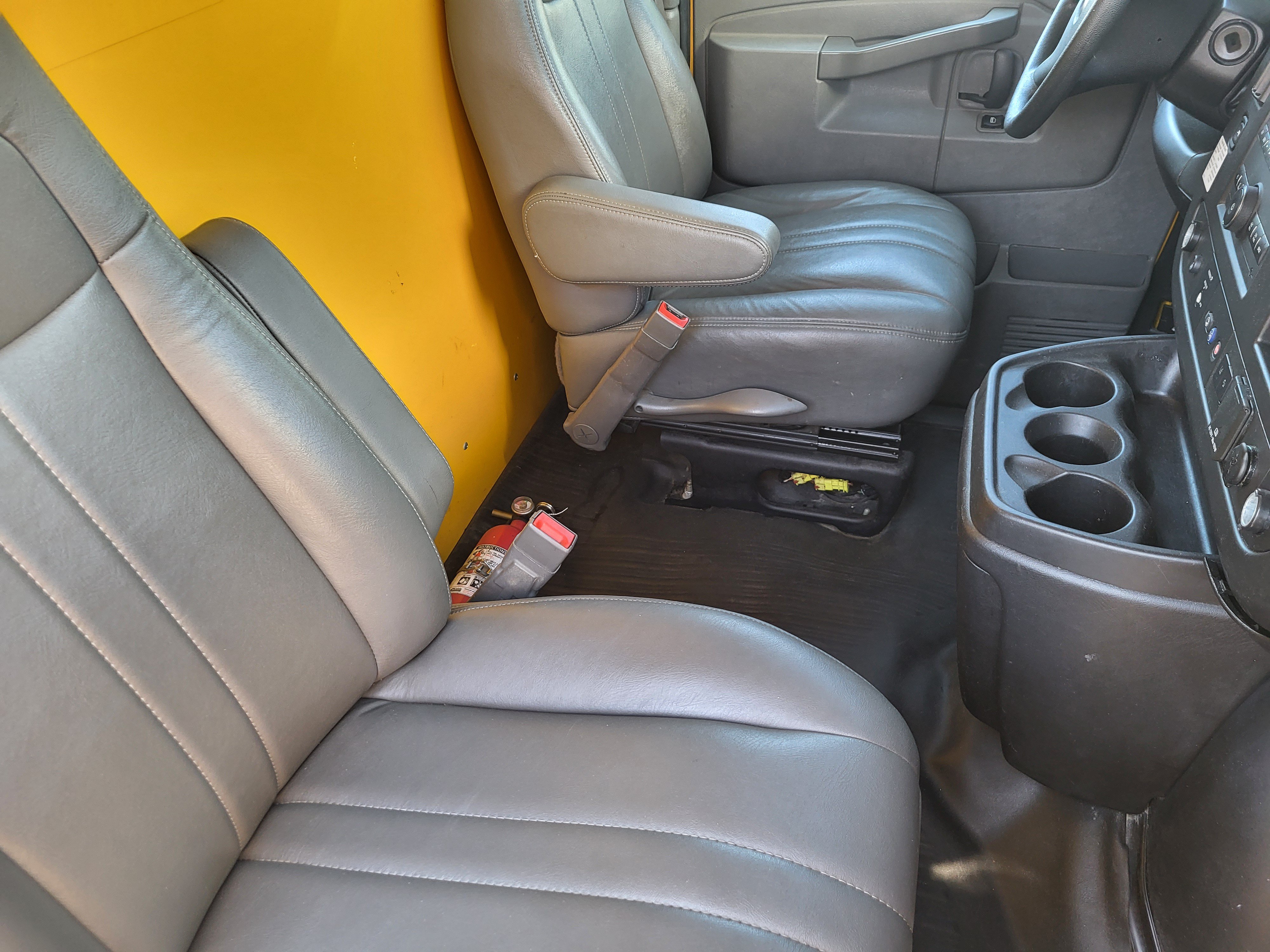 Used 2021 GMC Savana 3500 Extended w/ Power Convenience Package RWD image 13