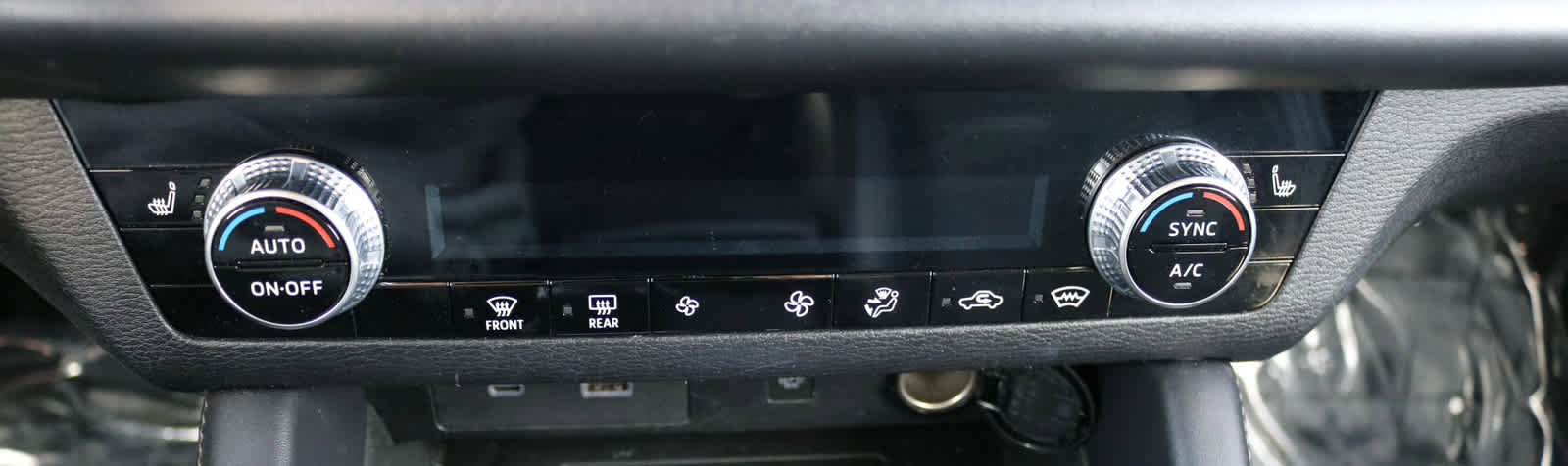 Used 2024 Mitsubishi Outlander SE image 18