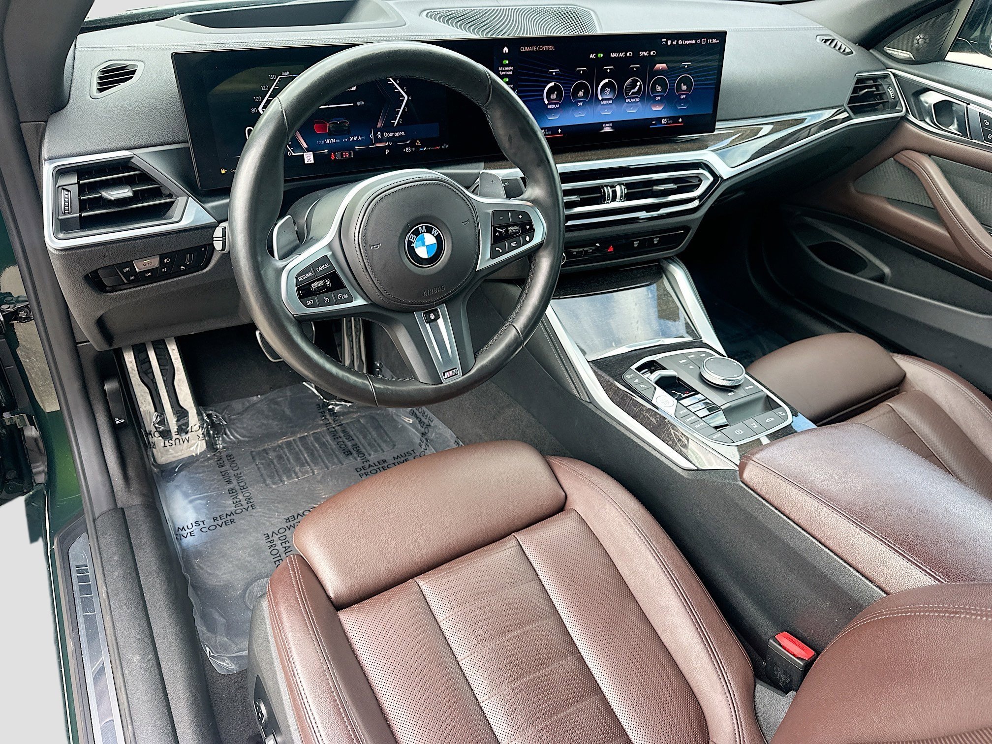 Used 2024 BMW M440i Convertible w/ Premium Package image 9