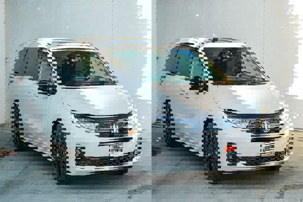 New 2026 Honda Odyssey Sport-L image 3